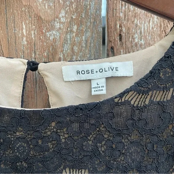 ROSE & OLIVE Women’s Sleeveless Black Lacy Shirt Blouse Size Large - Picture 3 of 8